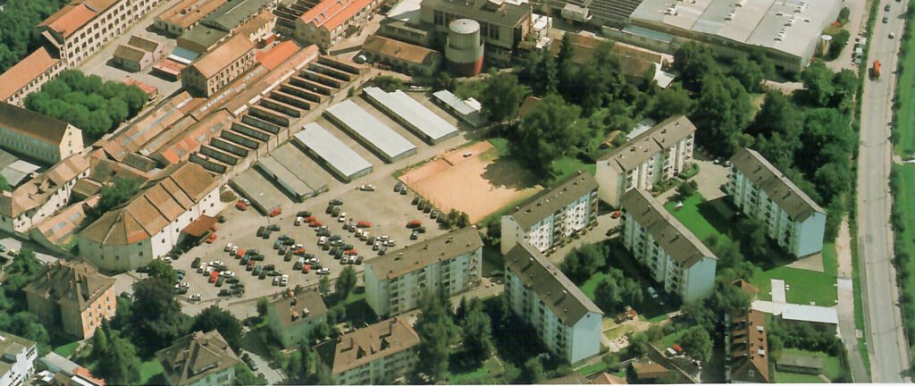 KBC-Wohnblocks, Luftbild Erich Meyer, 1999, Lörracher Heft Gedruckte Träume, S. 15.