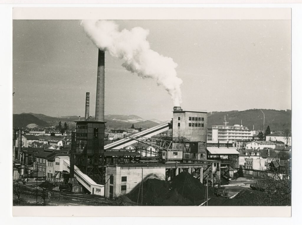 Gaswerk mit Kokereianlage um 1955 (StALö 2.27.125v).